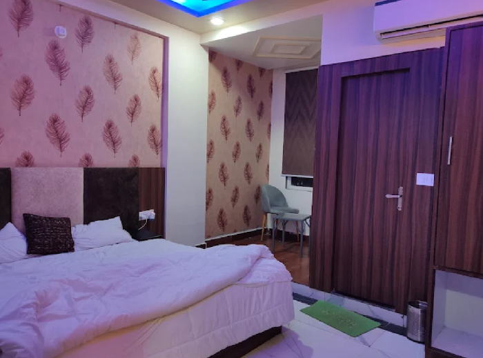1 x SUPERIOR ROOM